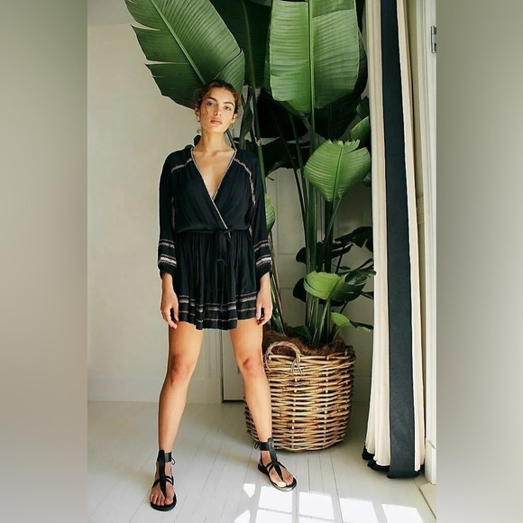 Free People Dresses & Skirts - NWT $148 FREE PEOPLE Delilah midnight long sleeve boho mini dress XS